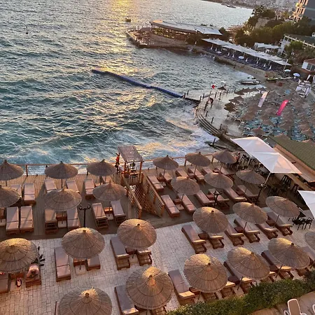Golden 101- Beachfront&swimming Pool Ap Apartman Saranda